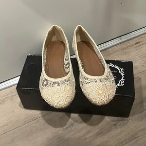 Brand new lace flats size 7